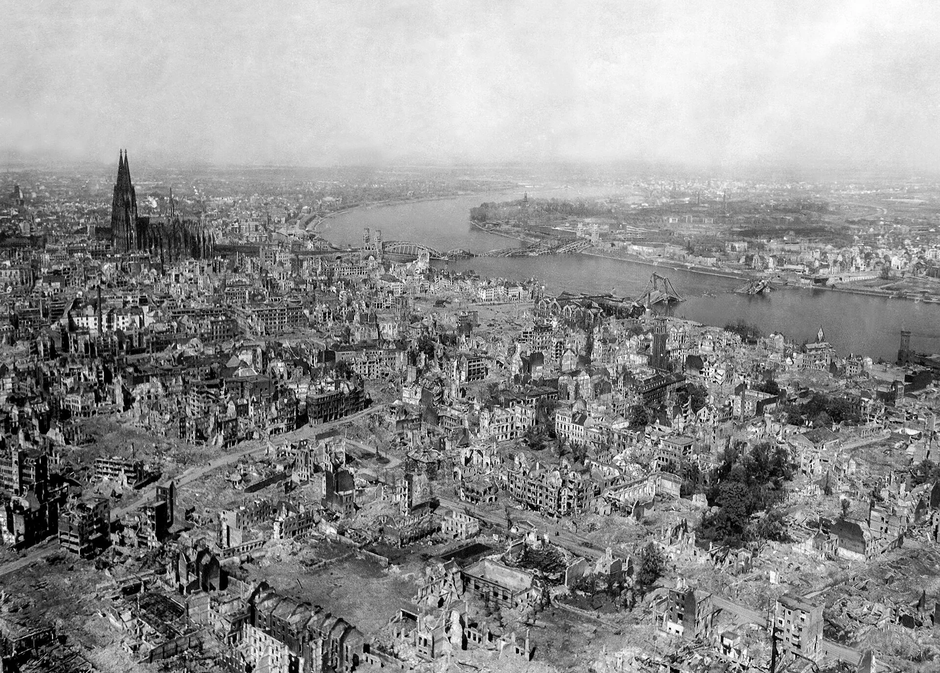 The devastation of Cologne, 1945